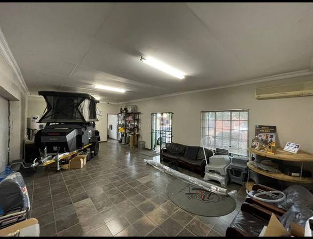 INDUSTRIAL PROPERTY TO RENT IN HENNOPSPARK